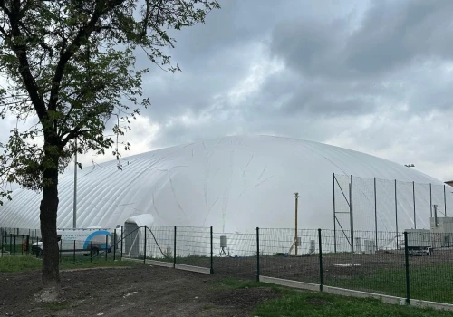 Balon nadmuchany. Imponuje, ale sąsiedzi na razie czują się zrobieni w… balona