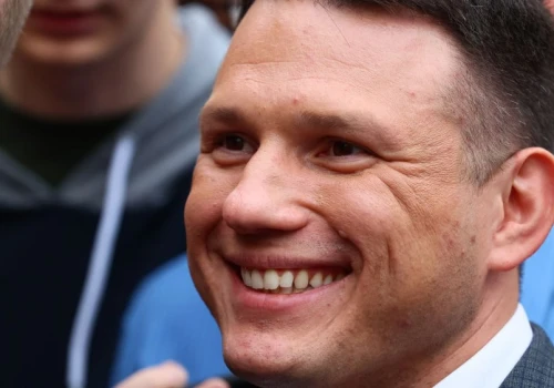 Sławomir Mentzen przegrał w sądzie. Złoty Morawiecki nie obniży podatków