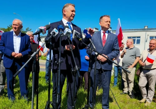 „Coś takiego w moim mieście! To kłamstwa!”. Przemysław Czarnek i Mariusz Błaszczak w Siedlcach. Było gorąco