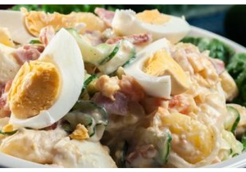 Ani gyros, ani jarzynowa. Teraz sałatka klasztorna bije rekordy popularności