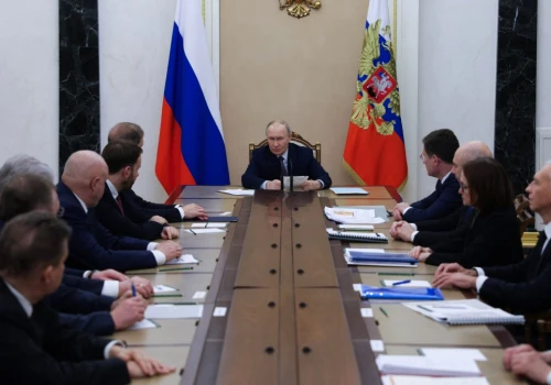 Media: Putin chce rozbić Zachód od wewnątrz. Dla Putina kluczowy jeden kraj