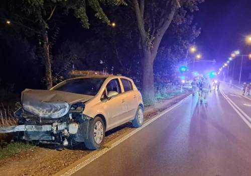 Zderzenie osobówek na zjeździe z ul. Bytowskiej w kierunku na Charzykowy