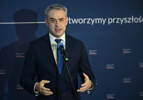 Wiceszefowa MON szokuje. Alert RCB będzie dzwonił do Polaków i informował o wydarzeniach na Ukrainie? Jest komentarz wicepremiera