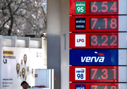 Tyle dziś kosztuje przejechanie 100 km autem. Kierowcy dostali po kieszeni
