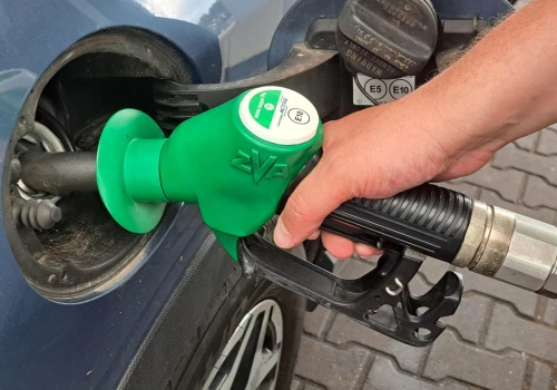 Ceny paliw w poniedziałek. Kierowcy dostaną ulgę, ale nie wszyscy