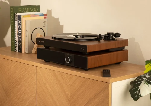 Gramofon dla pokolenia Spotify. Victrola połączyła winyle z wygodą