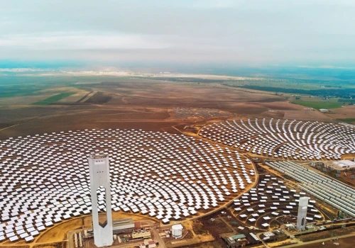 Europejski kraj próbuje sprzedać farmy fotowoltaiczne. Ma za dużo energii