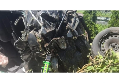 Gmina Kłodawa. O włos od tragedii. Auto wypadło z drogi i staranowało dom