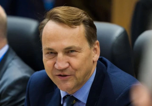 Sikorski wbił szpilę Nawrockiemu za słowa o wojsku. Jednym zdaniem wkurzy cały PiS