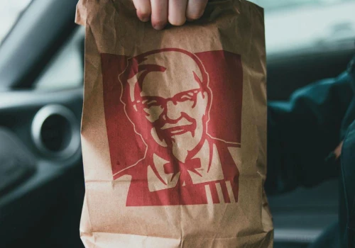 KFC w sobotę 15 sierpnia. Czy restauracje będą otwarte i w jakich godzinach?