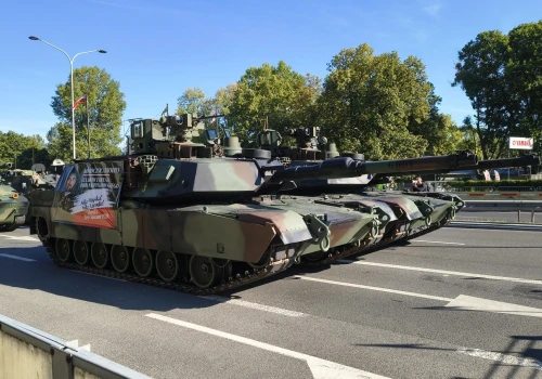 Borsuki, Abramsy, K2, rakiety i drony na Wisłostradzie. Lądowa defilada Wojska Polskiego