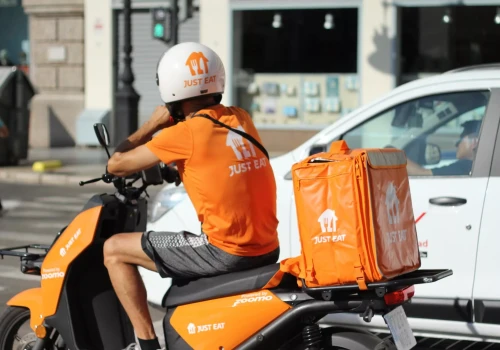 Just Eat Takeaway.com wycofuje się z Bułgarii. Znamy datę zakończenia dostaw
