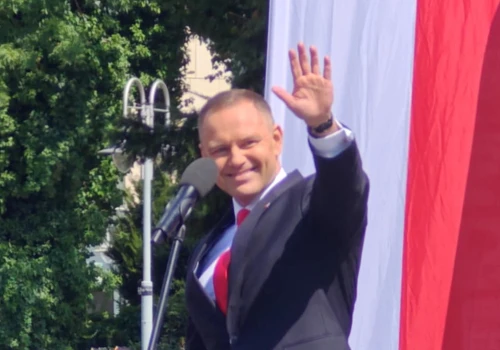 Mocne słowa prezydenta podczas defilady. MON odpowiedział ze sceny. Poszło o bezpieczeństwo Polski