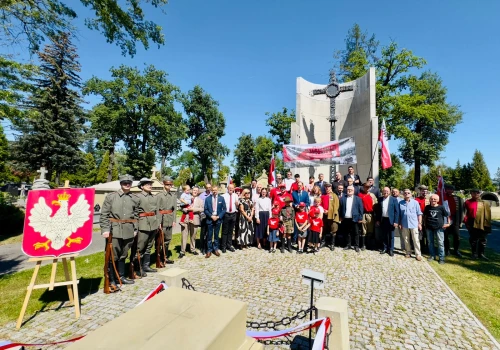 Nowy Sącz oddał hołd bohaterom. Święto Wojska Polskiego przy Grobie Nieznanego Żołnierza