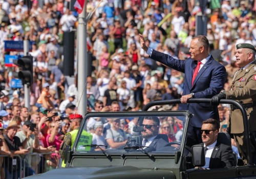 Prezydent przydymił do premiera, że Bóg, Honor i Ojczyzna, a nie jakieś programy SAFE