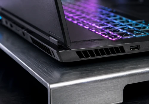 Metal zamiast drewna. Ten prosty trik obniżył temperaturę gamingowego laptopa o 15°C