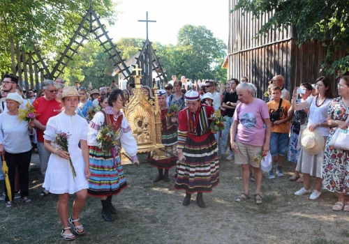 Matka Boska Zielna w Muzeum Wsi Lubelskiej. Tradycja, rękodzieło i smak dawnego odpustu