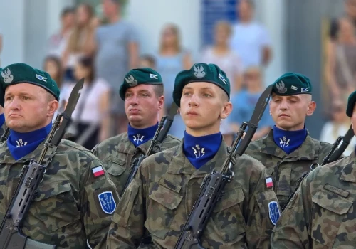 Święto Wojska Polskiego w Siedlcach. Żołnierze, pamięć i mieszkańcy na Skwerze Niepodległości (zdjęcia)