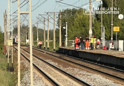 Tragedia na torach pod Warszawą. Mężczyzna zginął pod pociągiem