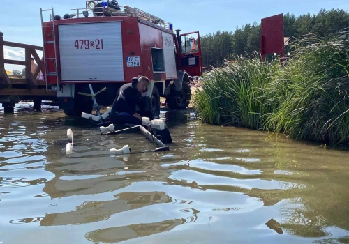 Para utonęła w jeziorze. Kobieta była w ciąży