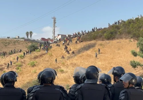 Policja w Maroku rozproszyła migrantów. Gaz łzawiący i aresztowania