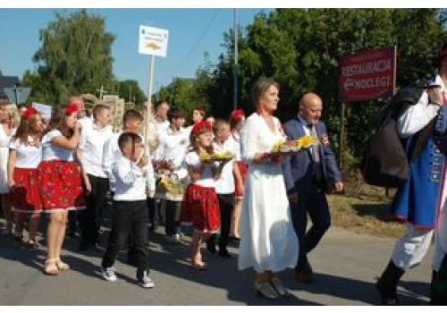 Nasz patronat. Dożynki powiatowo - gminne w Zimnej Wodzie. Podtrzymana piękna tradycja. Tak świętowali rolnicy z powiatu jasielskiego