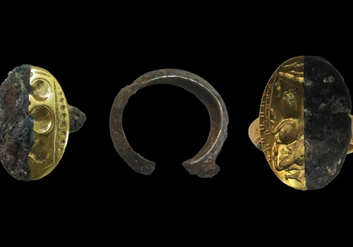 Starożytni władcy nosili pierścienie z kosmosu. Niezwykłe doniesienia archeologów