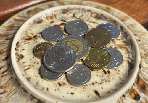 Złotówka ma własne zabezpieczenie. Niewiele osób zwraca uwagę
