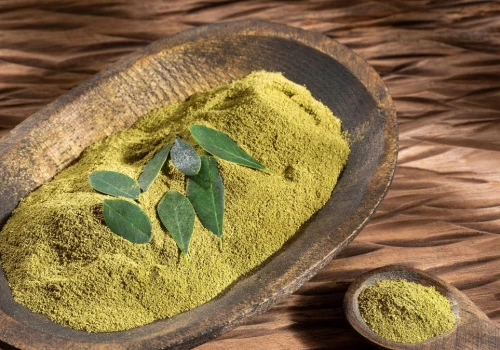 Wygląda jak matcha, ale smakuje dużo lepiej. Wykorzystaj ten super food