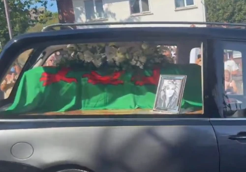Tłumy żegnały Bonnie Tyler. W rodzinnych stronach artystki rozbrzmiał jej największy hit