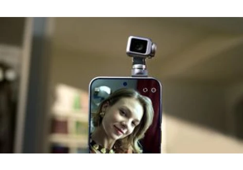 Honor Robot Phone już w sklepach. Smartfon z gimbalem i 