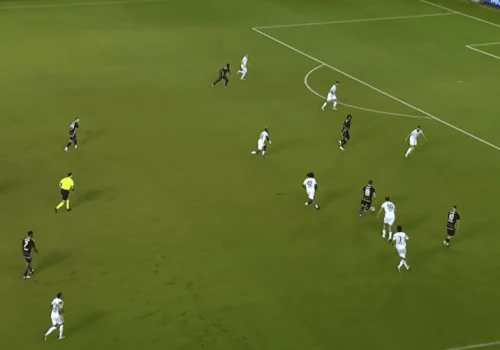 Kacper Tobiasz zadebiutował w Turcji. Gol padł po jego interwencji