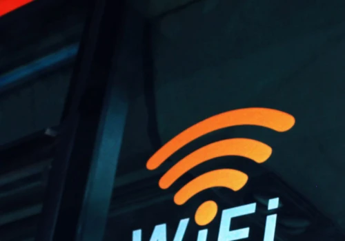 Wi-Fi nie sięga do drugiego pokoju? Spróbuj tego, zanim kupisz nowy router