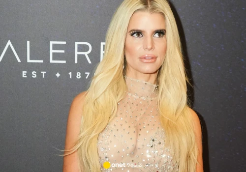 Jessica Simpson skończyła 46 lat i zachwyciła na zdjęciach z plaży. Od ponad ośmiu lat nie pije