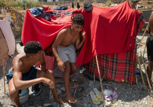 Plaża rozpaczy w Ceucie. Głód, fetor, kryzys migracyjny i polityczny impas