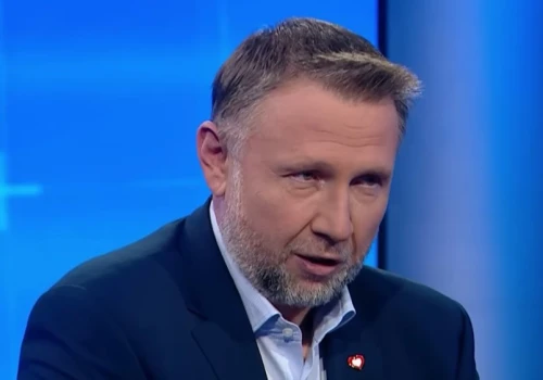 Polacy surowo ocenili Kierwińskiego w nowym sondażu. 28,9 proc. da Tuskowi do myślenia
