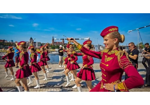 Pojechali do Szczecina. Kramska Orkiestra Dęta i Mażoretki Lazuria w akcji