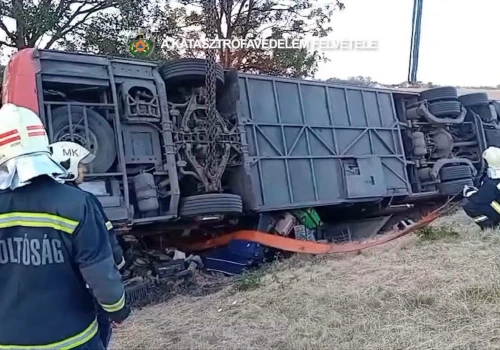 Mamy zdjęcia z miejsca tragicznego wypadku na Węgrzech. Widać skalę tragedii