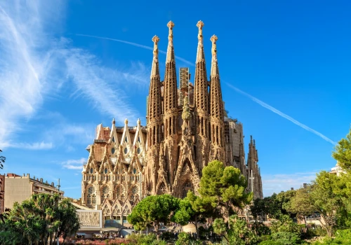 City break w najpopularniejszym mieście Hiszpanii ❤️🇪🇸 Loty do Barcelony i noclegi za 819 PLN 🤩