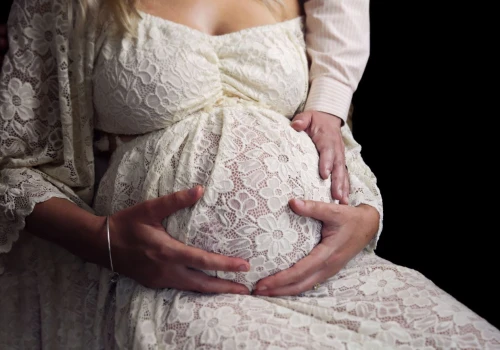 Kupiła gadżet na Allegro za 40 zł i weszła bez kolejki jako ciężarna. Prawda wyszła na jaw na ulicy