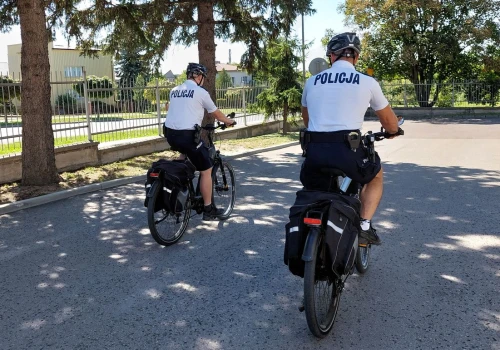 Nie tylko super-BMW. Chełmscy policjanci patrolują również na rowerach