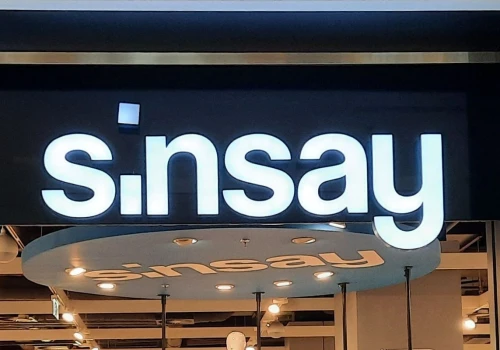 W Sinsay dorwałem dynie, które zdobią cały salon. Kawa z ciastkiem kosztuje więcej niż ten zestaw