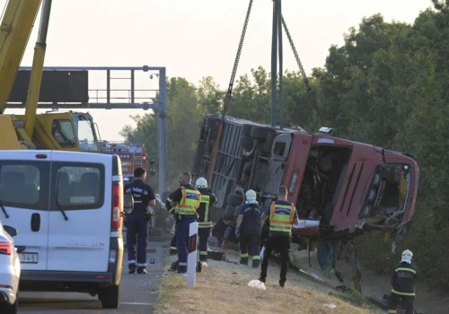 Polski autokar rozbił się na autostradzie na Węgrzech. Minister Klimczak wydał polecenie ws. kontroli