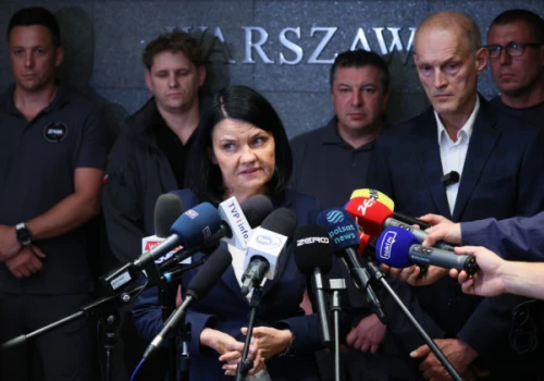 Specjalny polski samolot poleci na Węgry. Wiceministra zdrowia przekazała szczegóły