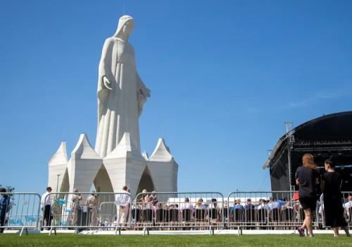 Gigantyczny pomnik Matki Boskiej przyciągnie tłumy? „To bezcenna promocja”