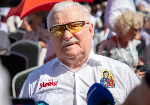 Byli prezydenci dostaną podwyżki? Wałęsa: Wstydziłbym się żądać więcej