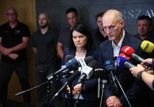 Wypadek polskich pielgrzymów na Węgrzech. Wiceminister przekazał szczegóły o kierowcach