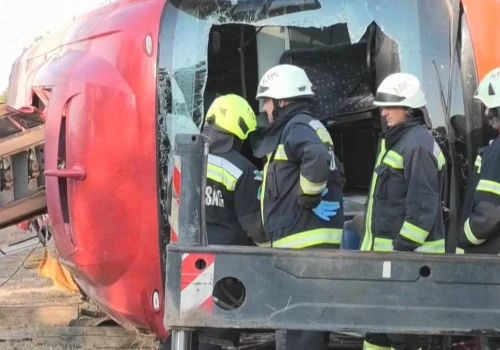 Wypadek polskiego autokaru na Węgrzech. Nowe informacje MSZ o kierowcach