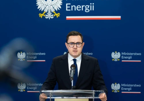 Tanieje paliwo na stacjach. Rząd uruchamia „CPN” od poniedziałku