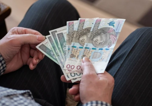 Pozwali firmę w związku z niewypłaconymi nadgodzinami. Sąd Rejonowy przyznał im łącznie 200 tys. zł